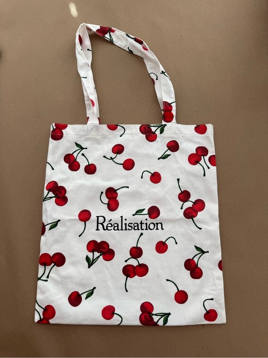 Realisation Par Handbags - Réalisation Par White Cherry-Print Tote